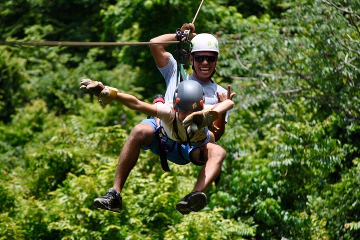 Montezuma falls: it is an adventure tour that we started in atv from the hotel knowing the towns of Santa Teresa and Mal País, venturing between Canopy and Cataras.